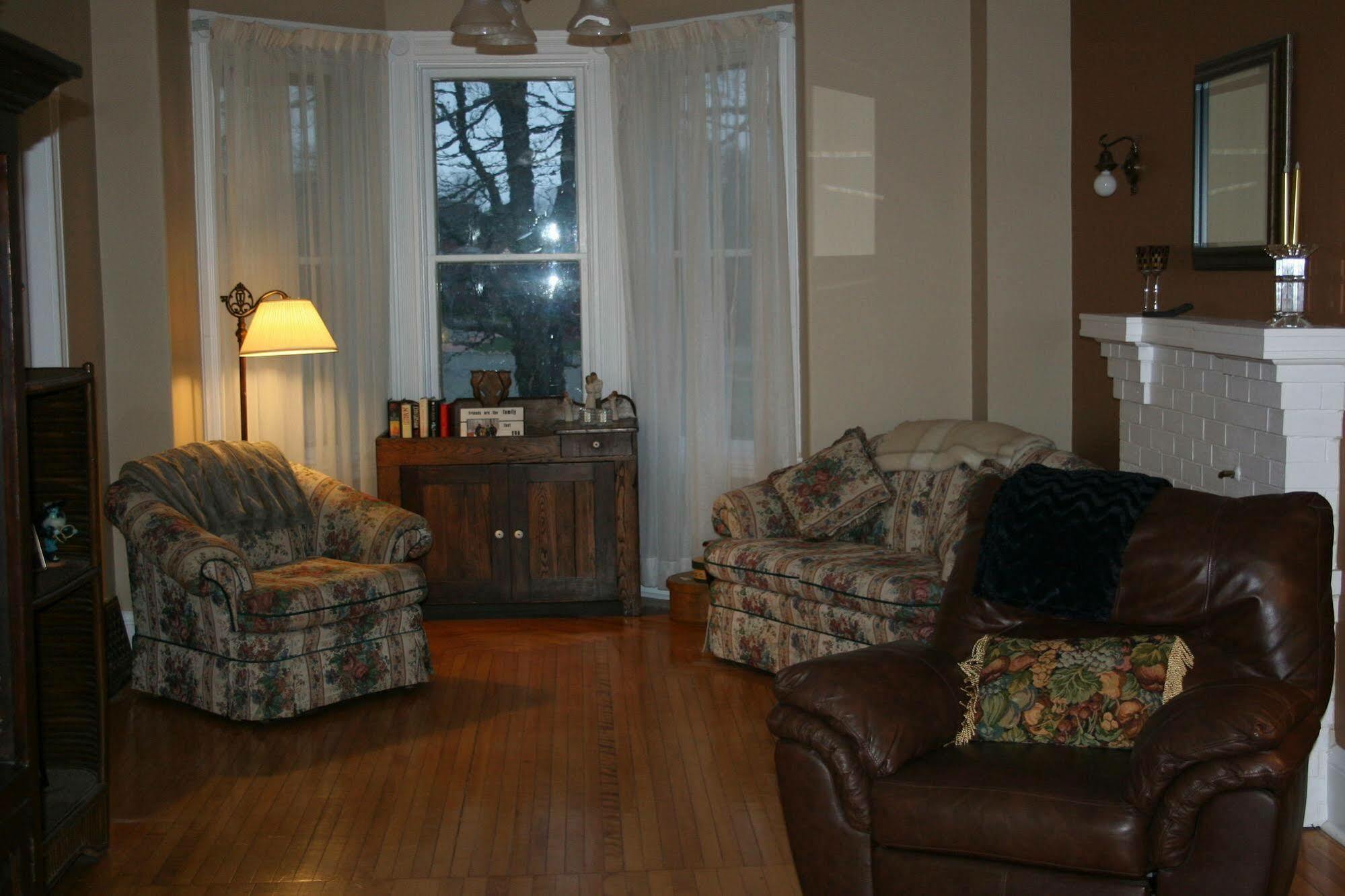Sackville Bed And Breakfast Εξωτερικό φωτογραφία